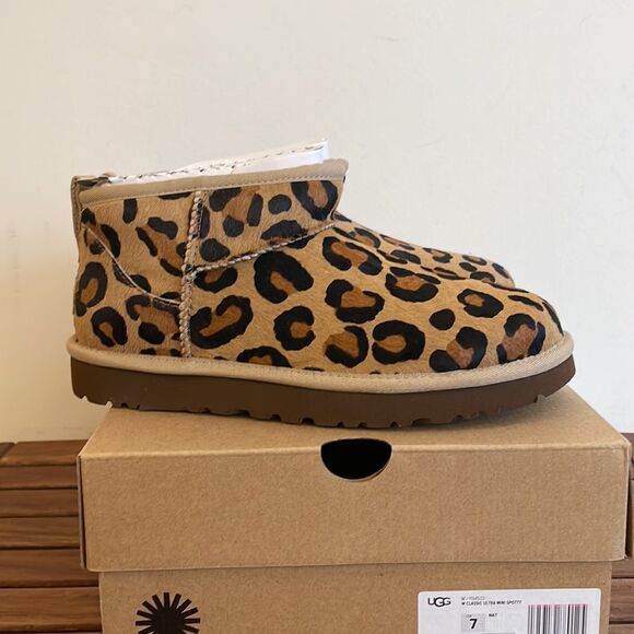 UGG Classic Ultra Mini Spotty Boots Natural Women Size 7 - Picture 10 of 15